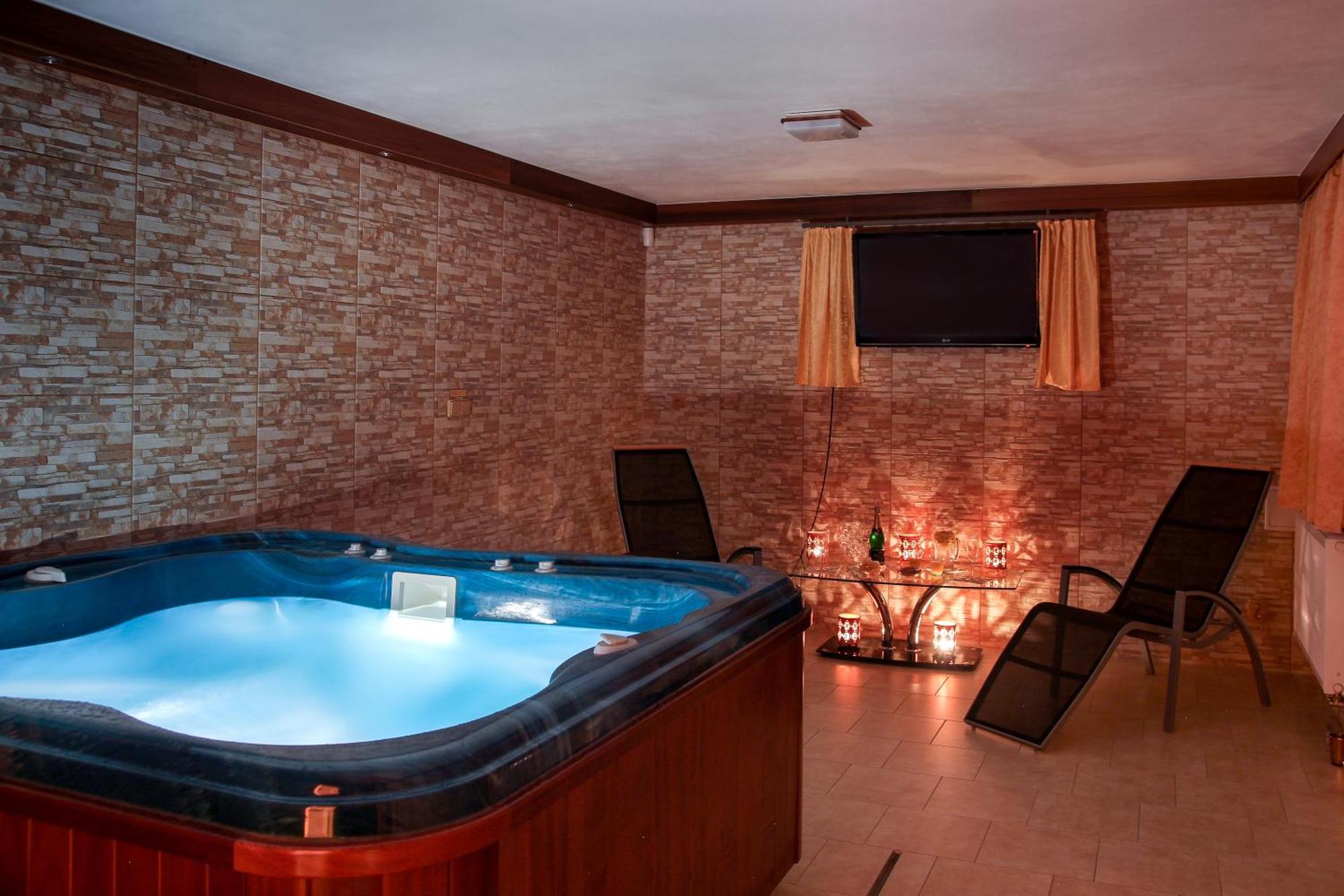 Wellness Penzion Palice Jindřichŭv Hradec Zewnętrze zdjęcie